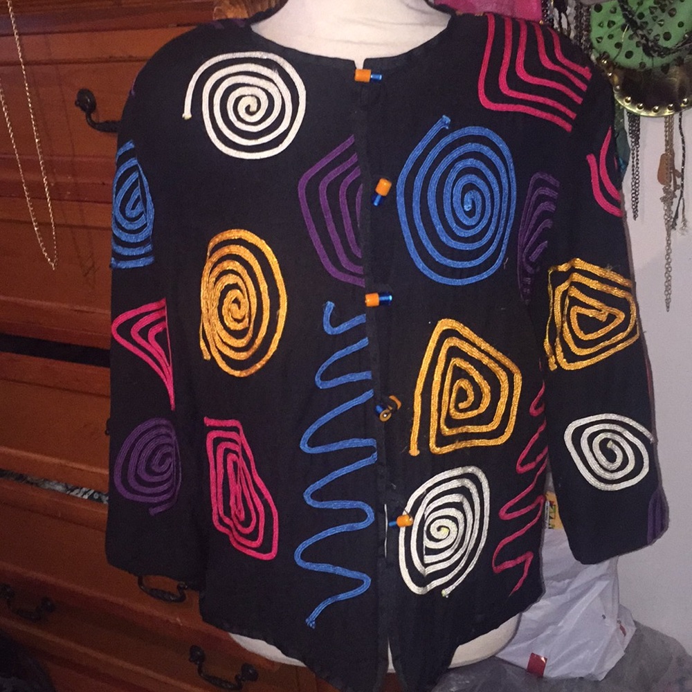 Vintage black blazer with unique colorful designs✨
